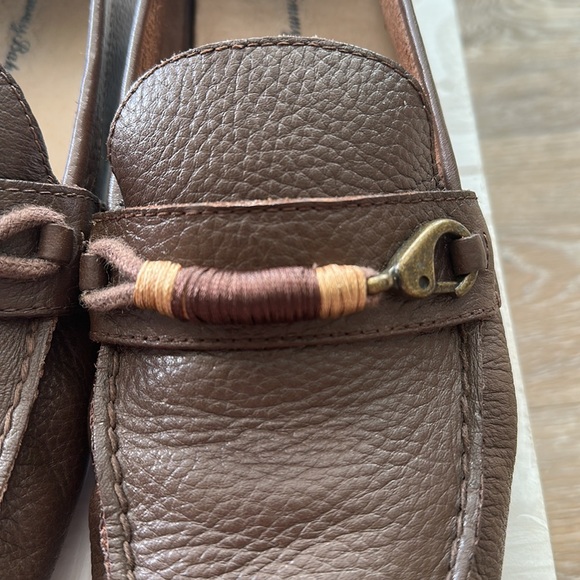 Tommy Bahama. Men’s shoes. Excellent condition. Size 9D. With original box. - Picture 7 of 10